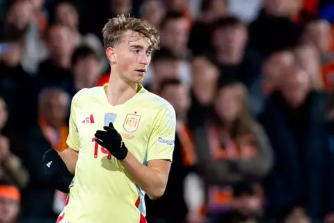 تقارير تكشف حقيقة مفاوضات ليفربول مع هويسن